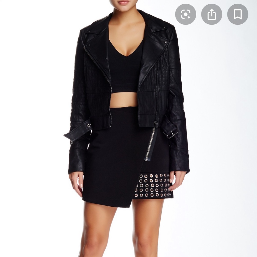 Mini skirt!!